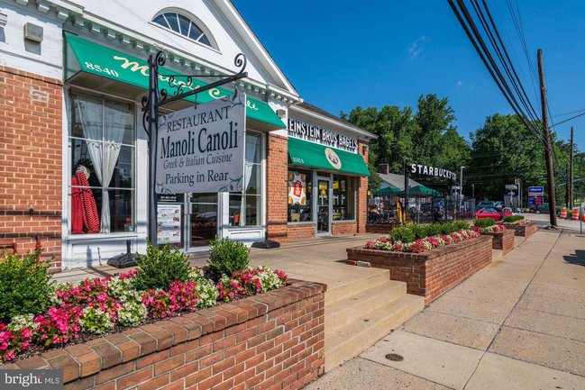 stores and restaurants near 9004 jones mill road