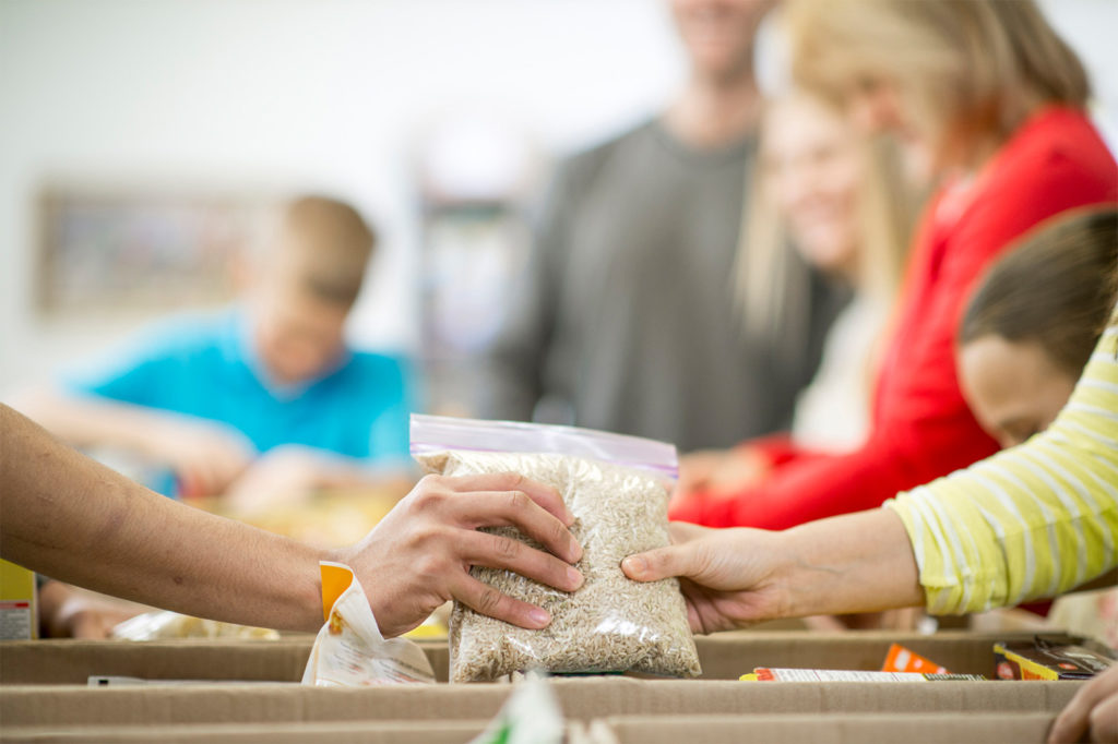 People donating food