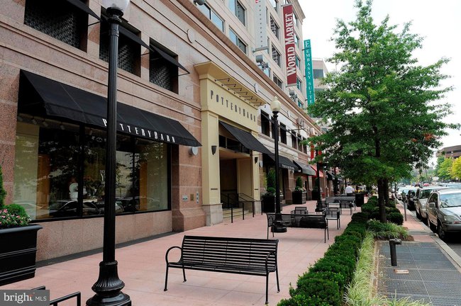 shopping and dining in chevy chase