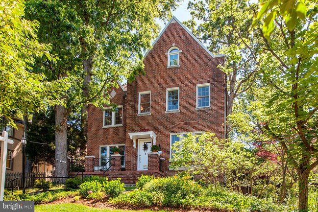 the front of a chevy chase home